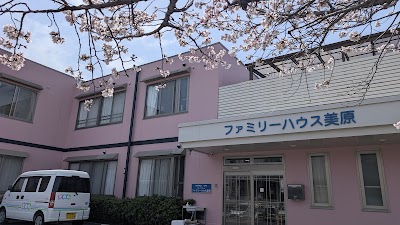 グループホームファミリーハウス美原