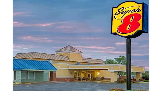 Super 8 by Wyndham Wheat Ridge/Denver West - Wheat Ridge, Colorado