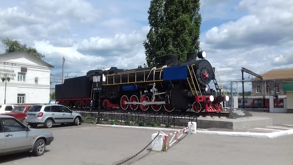 Прилипший к паровозу. Тендер паровоза. Тендер паровоза. Паровоз л. Паровоз с углем.