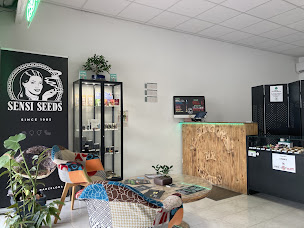 Photo n°5 de 420 GreenMed CBD, CBD Shop, seed shop, La Calmette à La Calmette (Magasin de cannabis)