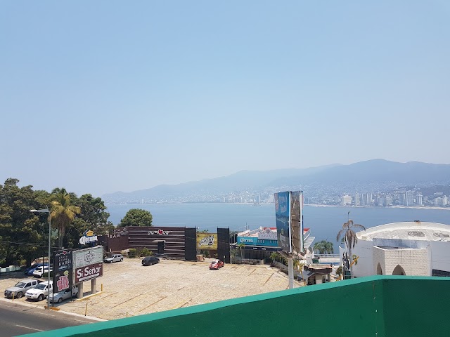 LOVE Acapulco