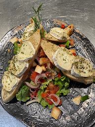 Photo n°2 de Restaurant l’avalanche à Puy-Saint-Vincent (Bar)