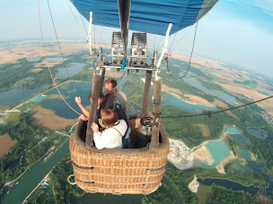 Photo n°1 de Champagne Air Show à Provins (Agence de vols touristiques en montgolfière)