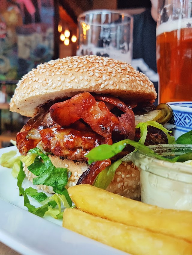 Grilly Idol - Burgermanufaktur & Bar