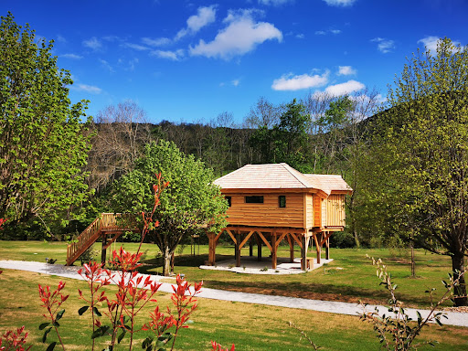 Photo de Cabanes Suspendues - SPA et Sauna privatifs