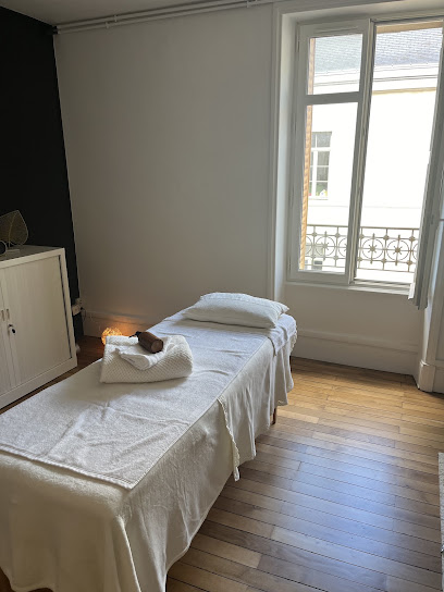 Audrey Souplet - Diététicienne Nutritionniste - Drainage Lymphatique Renata França - Luxopuncture - Massage ayurvédique