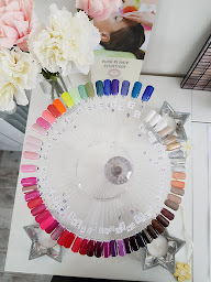 Photo n°20 de pour pl'hair coiffure/esthétique à Villeneuve-la-Guyard (Salon de manucure)