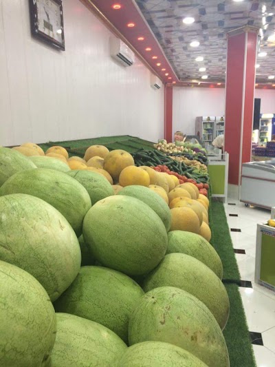 Photos of Faraj Center markets for family shopping