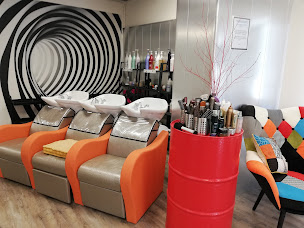 Photo n°7 de Salon L'ACTUEL By K à Feurs (Salon de coiffure)