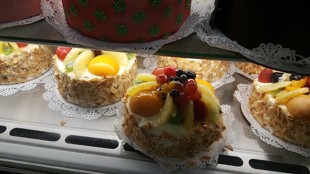 La Bonne Bouchee Patisserie & Cafe