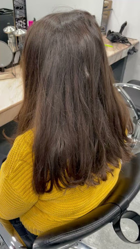 TOP Hair & Nails Bar - Γαλάτσι