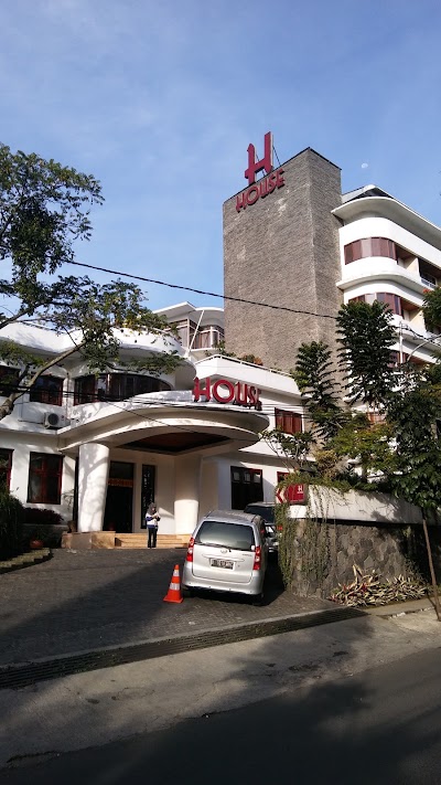 Photos of House Sangkuriang Bandung