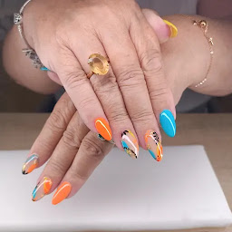 Photo n°12 de L'instant Nail Artist à Rouen (Salon de manucure)