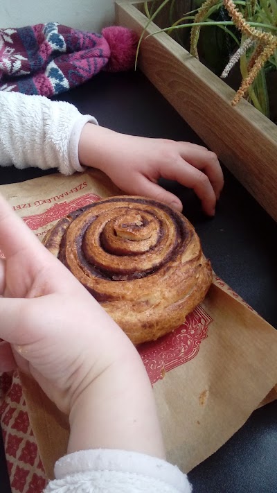 Photos of F&eacute;legyh&aacute;zi Bakery