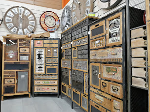 Photo n°12 de Marché aux affaires Dol de Bretagne à Dol-de-Bretagne (Magasin d'articles saisonniers)