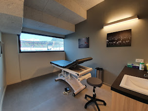 Photo n°3 de Dr Sophie LACOSTE à Paris (Chirurgien de la main)