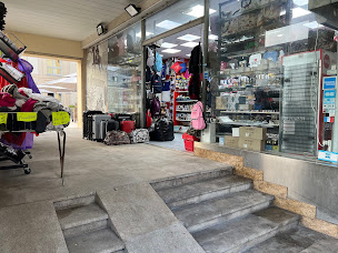 Photo n°23 de Univers Souvenirs à Versailles (Magasin de souvenirs)