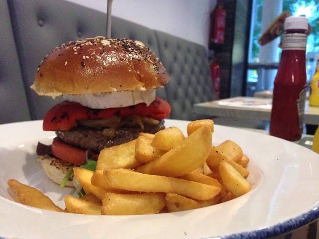 Burger & Taco