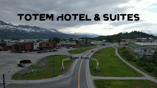 Totem Hotel and Suites by null