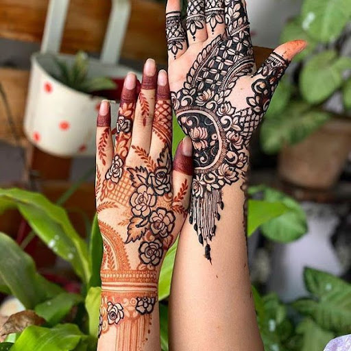 Rajasthani mehandi artist sow all tips mehandi booking available here sow please contact me post image