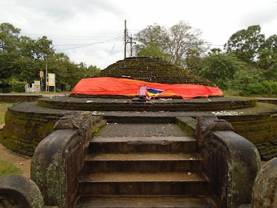 Photos of Padalanchana Stupa (පාදලාංඡන චේතිය)