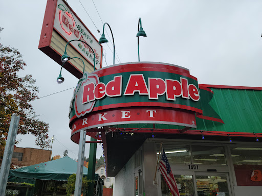 Bert's Red Apple Market - Thumbnail