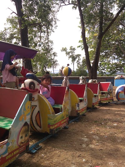 Photos of Plasa Bendungan Gajah Mungkur