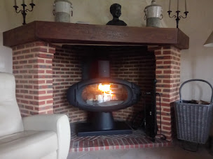 Photo n°1 de POELES ET CHEMINEES GODIN EVREUX à Normanville (Magasin de poêles à bois)