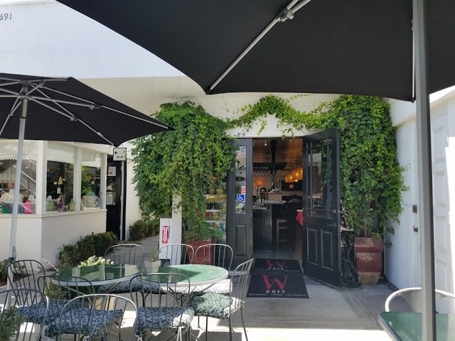 W Cafe elegant dining, tearoom & brunch