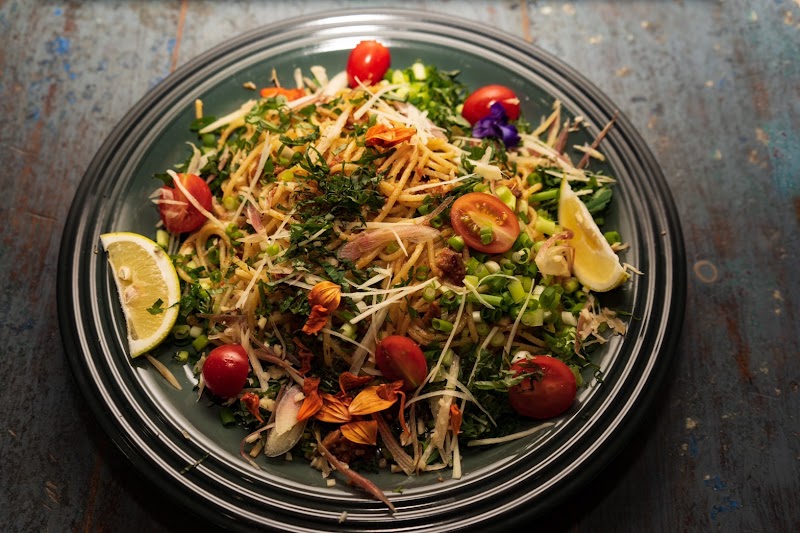 Himalayan Art House & café Astralis (ヒマラヤンアートハウス＆カフェアストラーリス)