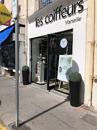 Photo n°4 de Les Coiffeurs à Marseille (Salon de coiffure)