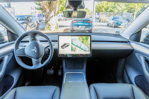 Photo n°18 de Carrefour Location à Salles (Agence de location de fourgonnettes)