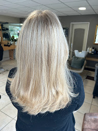 Photo n°17 de Côté Look à Biéville-Beuville (Salon de coiffure)