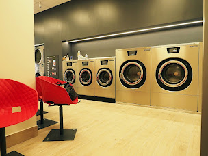 Photo n°24 de Laverie Speed Queen Reims Jean-Jaurès à Reims (Laverie automatique)