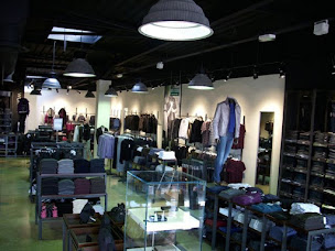 Photo n°6 de Calvin Klein Outlet à Pont-Sainte-Marie (Magasin de vêtements pour femmes)