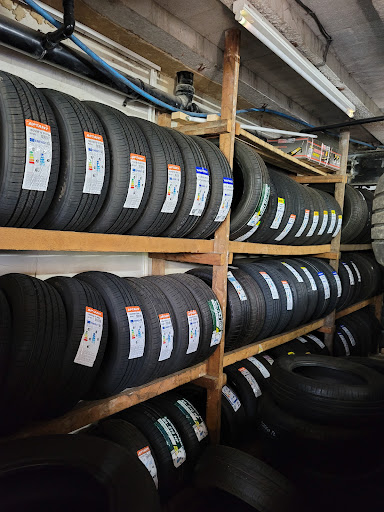 Crompton Tyres - Visual