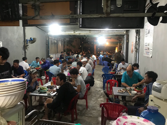 Quán Thịt Chó Quay Hà Nội, 411 Nguyễn Duy Trinh, Đà Nẵng