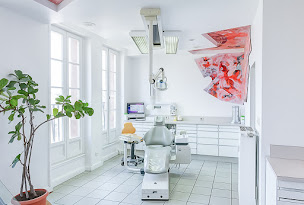 Photo n°2 de Dr Michel Boeschlin à Strasbourg (Parodontiste spécialiste des implants dentaires)