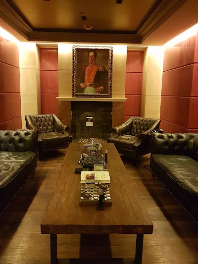 Photos of La Hoja Lounge Cafe