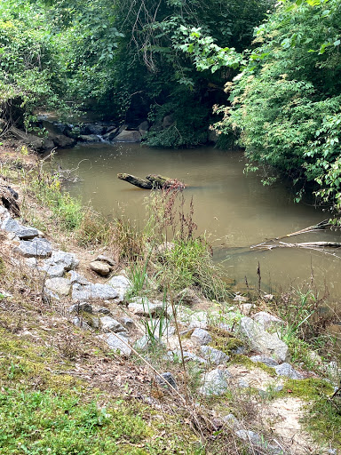 Lucille Creek Trail parking - Thumbnail