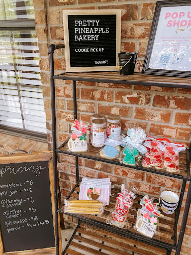 Pretty Pineapple Bakery - Visual