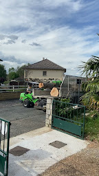 Photo n°3 de Sanchez Philippe - Élagueur Corrèze | Élagage Taille Abattage d'Arbres Rognage de Souche 19 Saint-Viance Brive-la-Gaillarde à Saint-Viance (Service d'élagage)