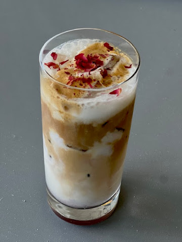 Little Green Cyclo by null