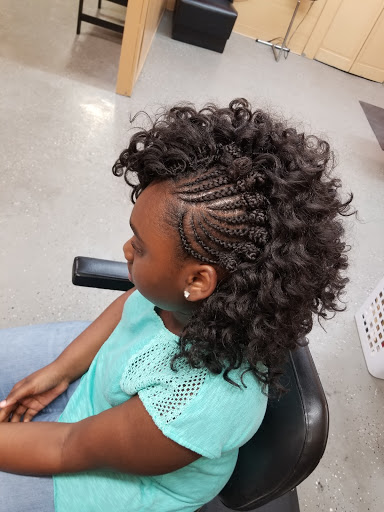 Essential Divine Braiding salon - Thumbnail