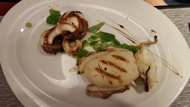 Ciccill U' Gnore Fish Restaurant