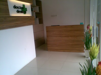 Photos of doctor dentist pos pengumben