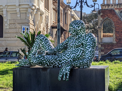 Statua "Labirintite" di Rabarama - Thumbnail