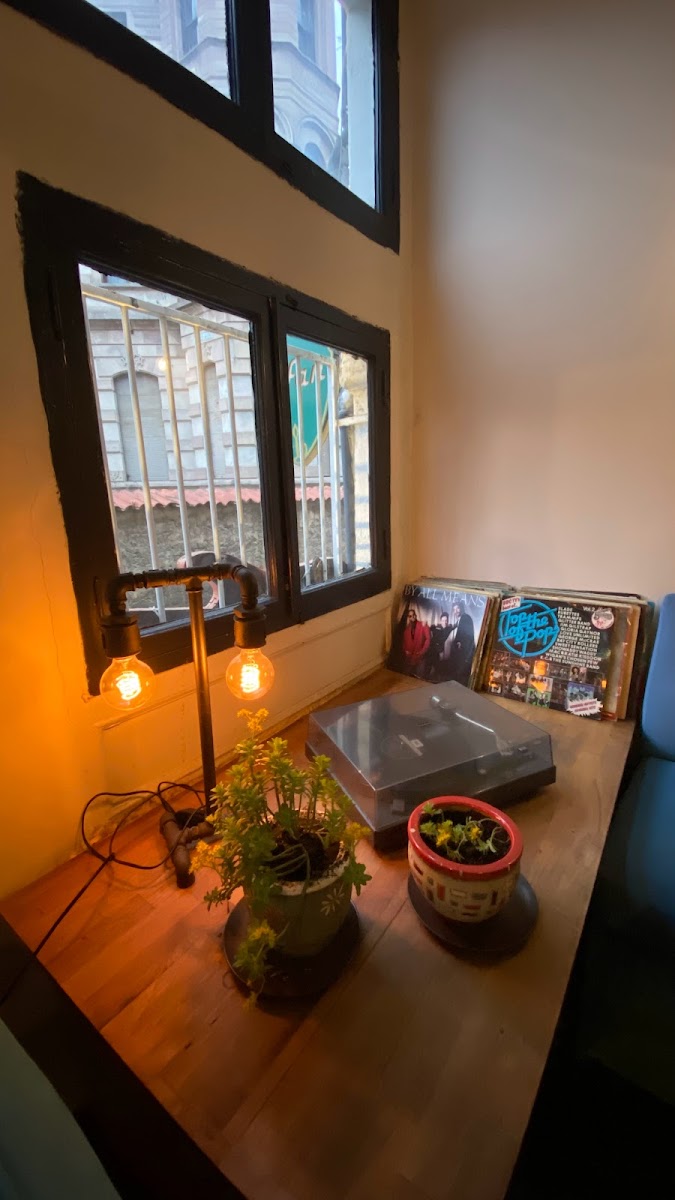 Viya Kitap Kafe Yemek — photo 11