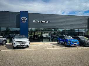 Photo n°1 de PEUGEOT VILLENEUVE MACARD 47 à Villeneuve-sur-Lot (Concessionnaire Peugeot)