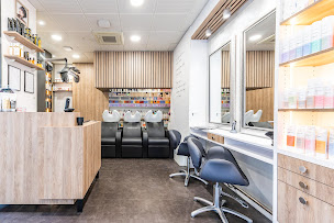 Photo n°5 de Pommadine Coiffure à Annecy (Salon de coiffure)